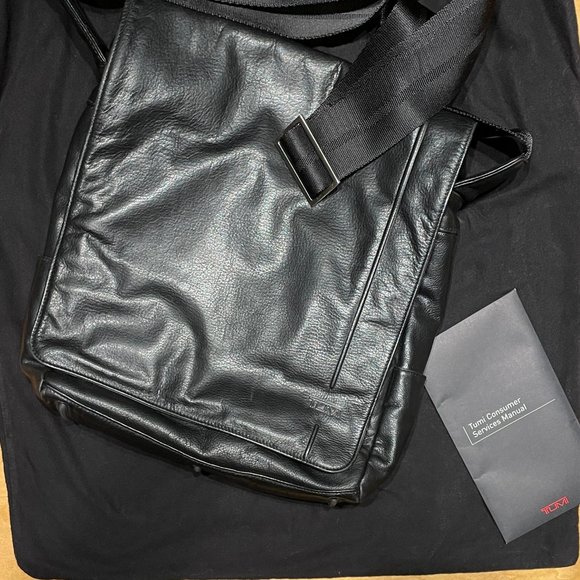 Tumi Leather Messanger Bag - Like New!!